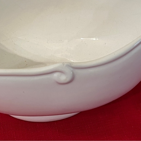 Crate & Barrel Pizzato Italian Large White Gravy Boat - Picture 3 of 6